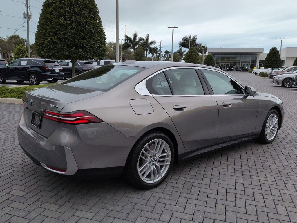 Certified 2024 BMW 530i 530i w/ Premium Package image 5
