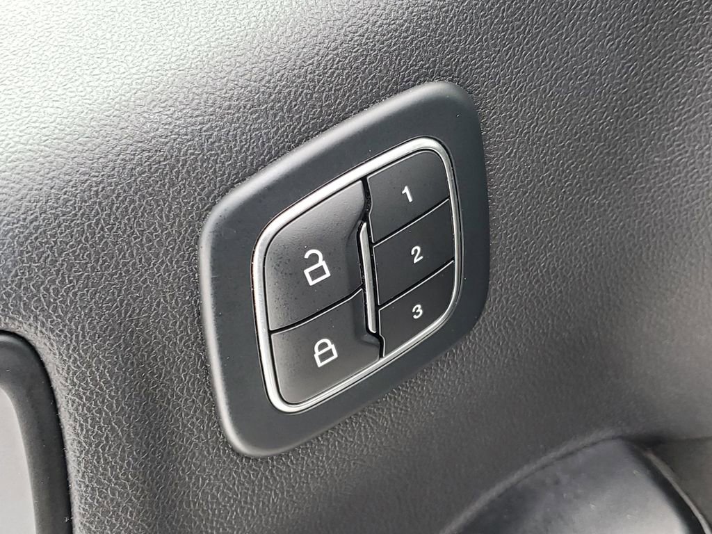 Used 2024 Ford Escape Platinum image 28