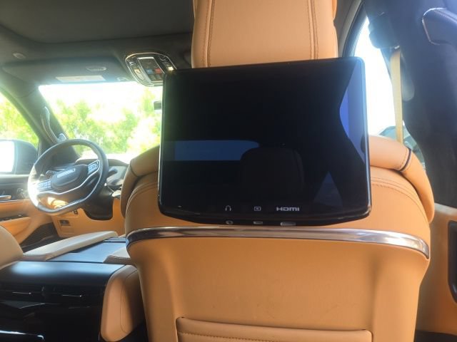 Used 2025 Jeep Grand Wagoneer L Series III w/ Rear Seat Video Group 1 AWD/4WD image 27