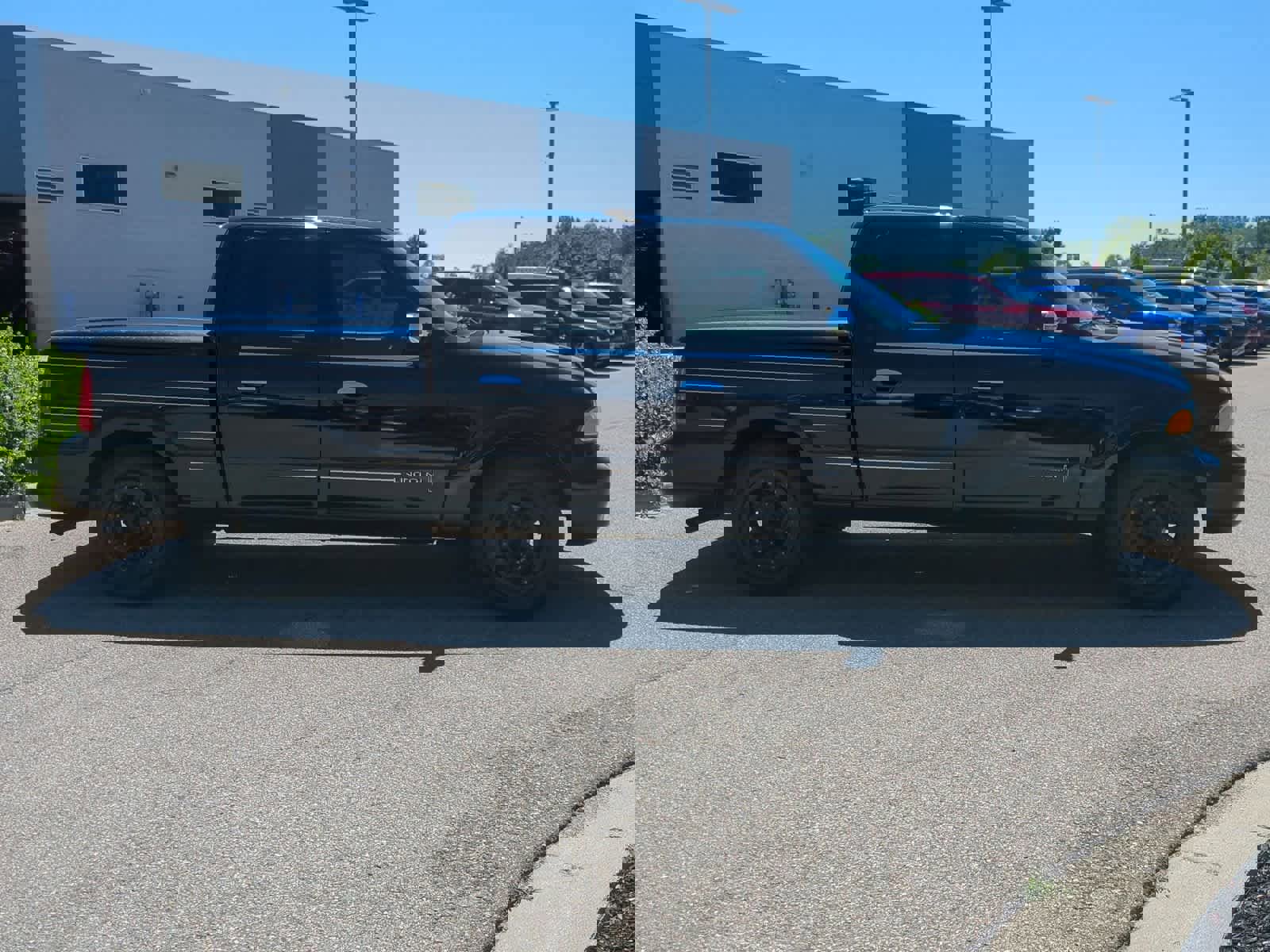 Used 2002 Lincoln Blackwood image 9