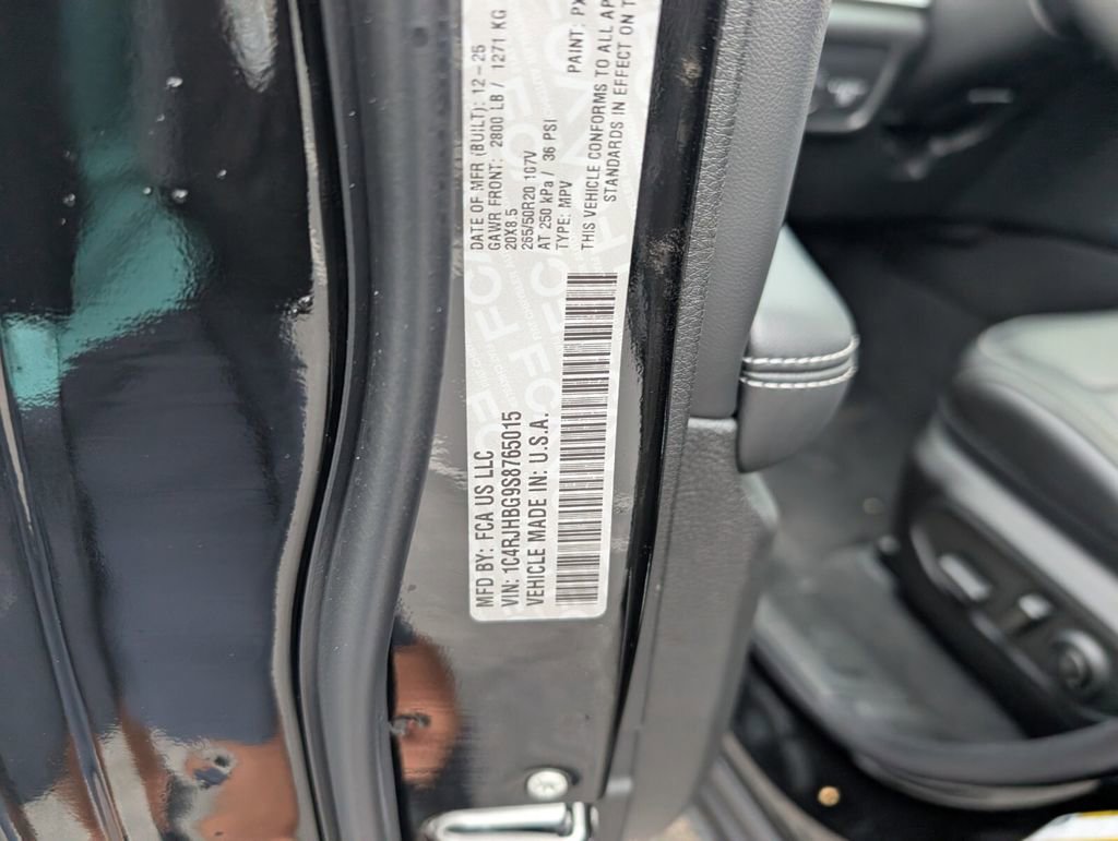 New 2025 Jeep Grand Cherokee Limited w/ Black Appearance Package image 15