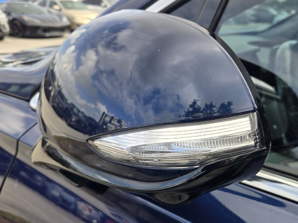 Used 2021 Hyundai Santa Fe Limited FWD image 10