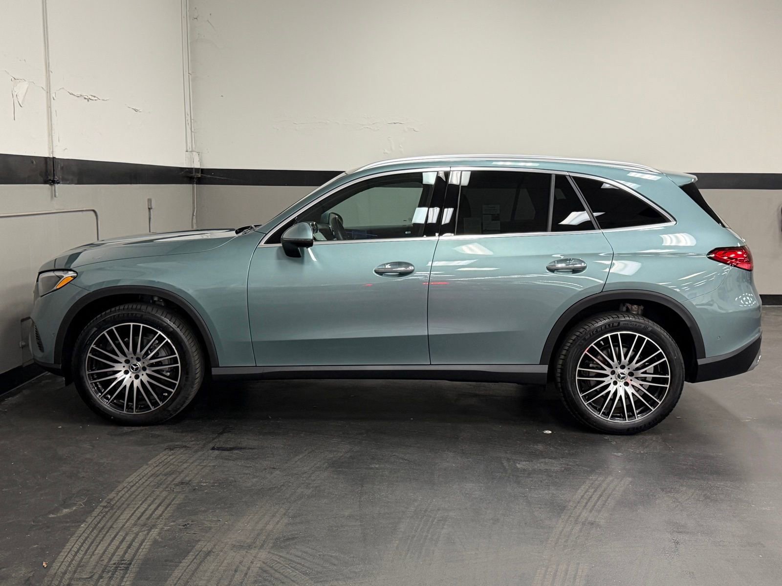 Certified 2026 Mercedes-Benz GLC 300 image 9