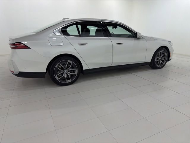 Used 2026 BMW 530i xDrive w/ Premium Package AWD/4WD image 6