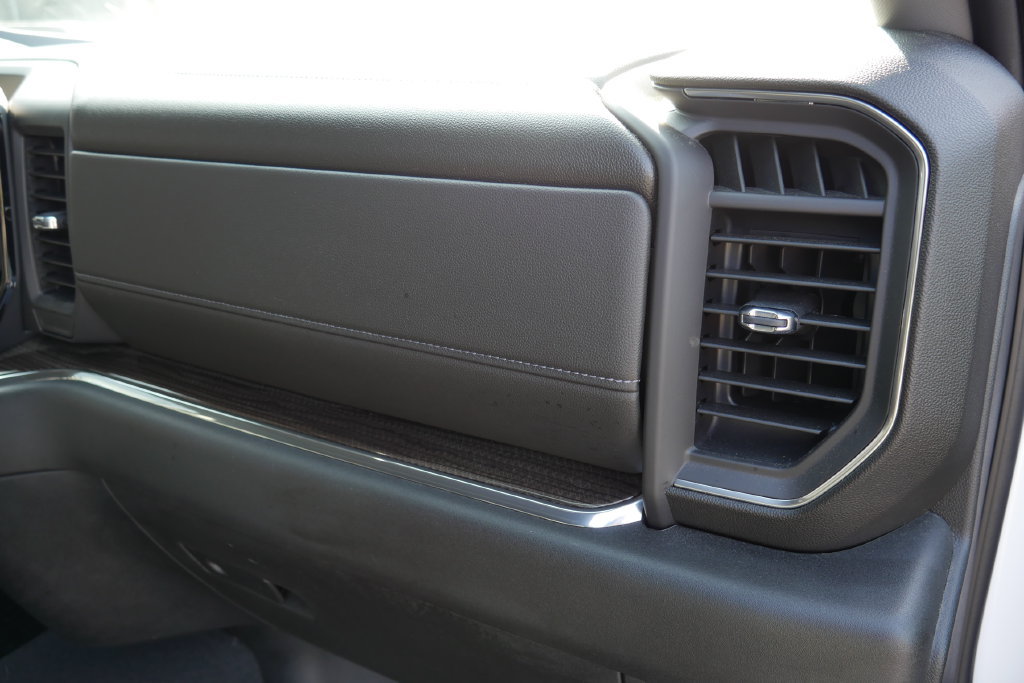 Used 2023 Chevrolet Silverado 1500 LT AWD/4WD image 10