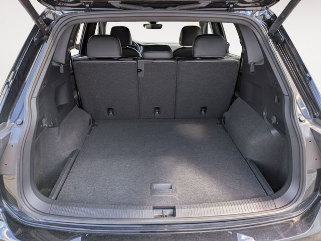 Used 2024 Volkswagen Tiguan SEL R-Line AWD/4WD image 34