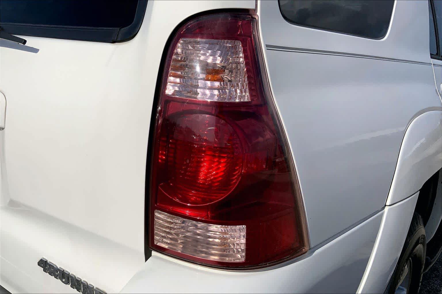 Used 2005 Toyota 4Runner SR5 RWD image 28