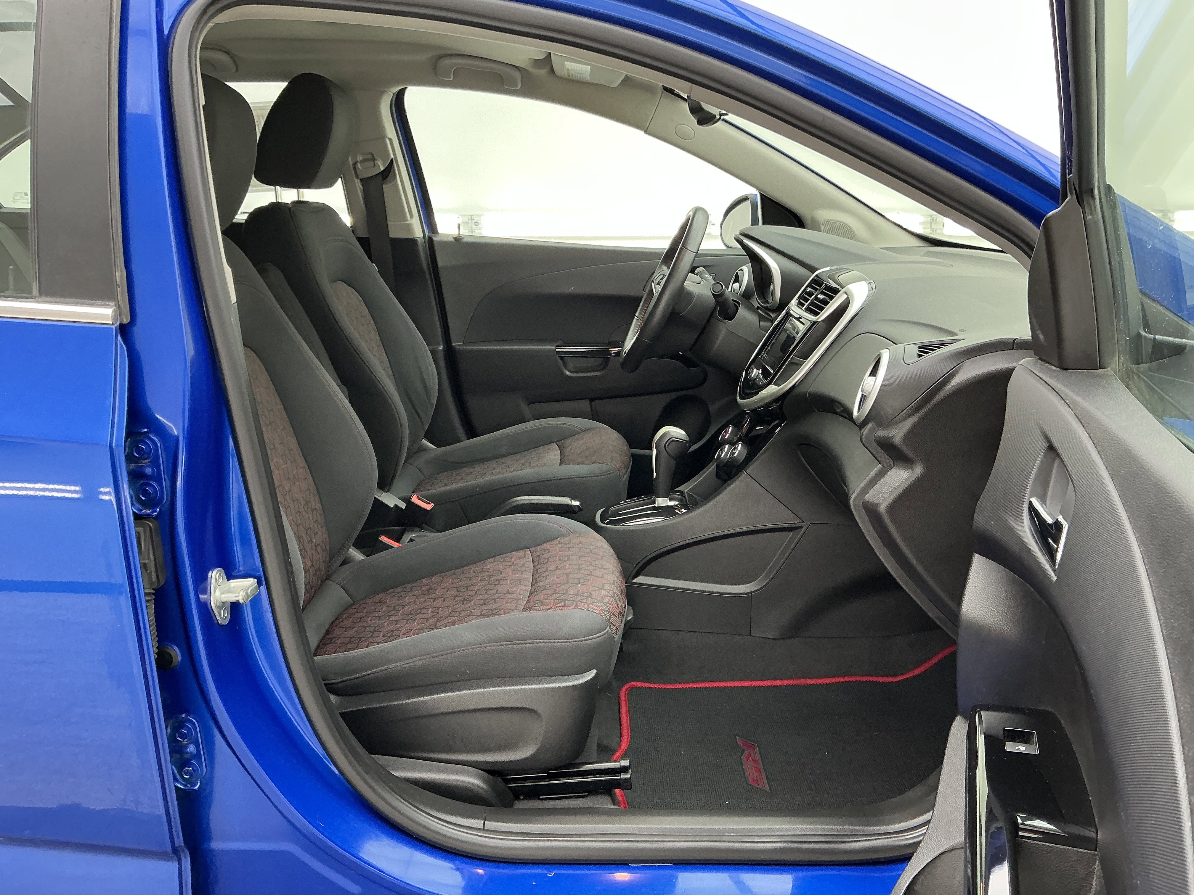 Used 2019 Chevrolet Sonic LT w/ Convenience Package image 24