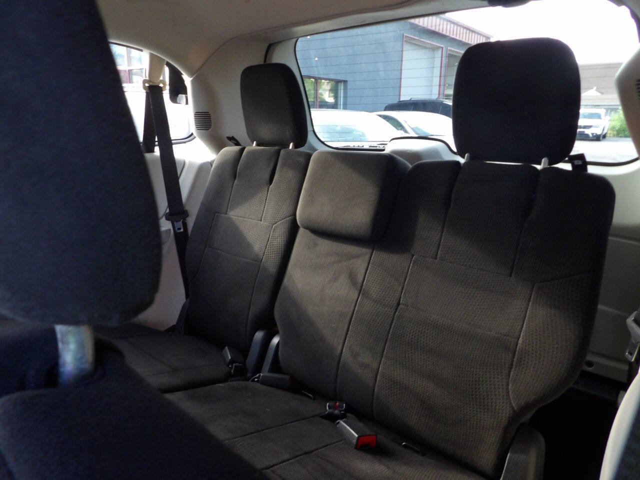 Used 2013 Dodge Grand Caravan SXT w/ Rear Park Assist Pkg image 10