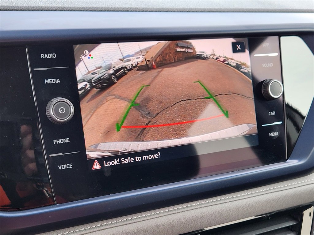 Used 2024 Volkswagen Taos SE image 12