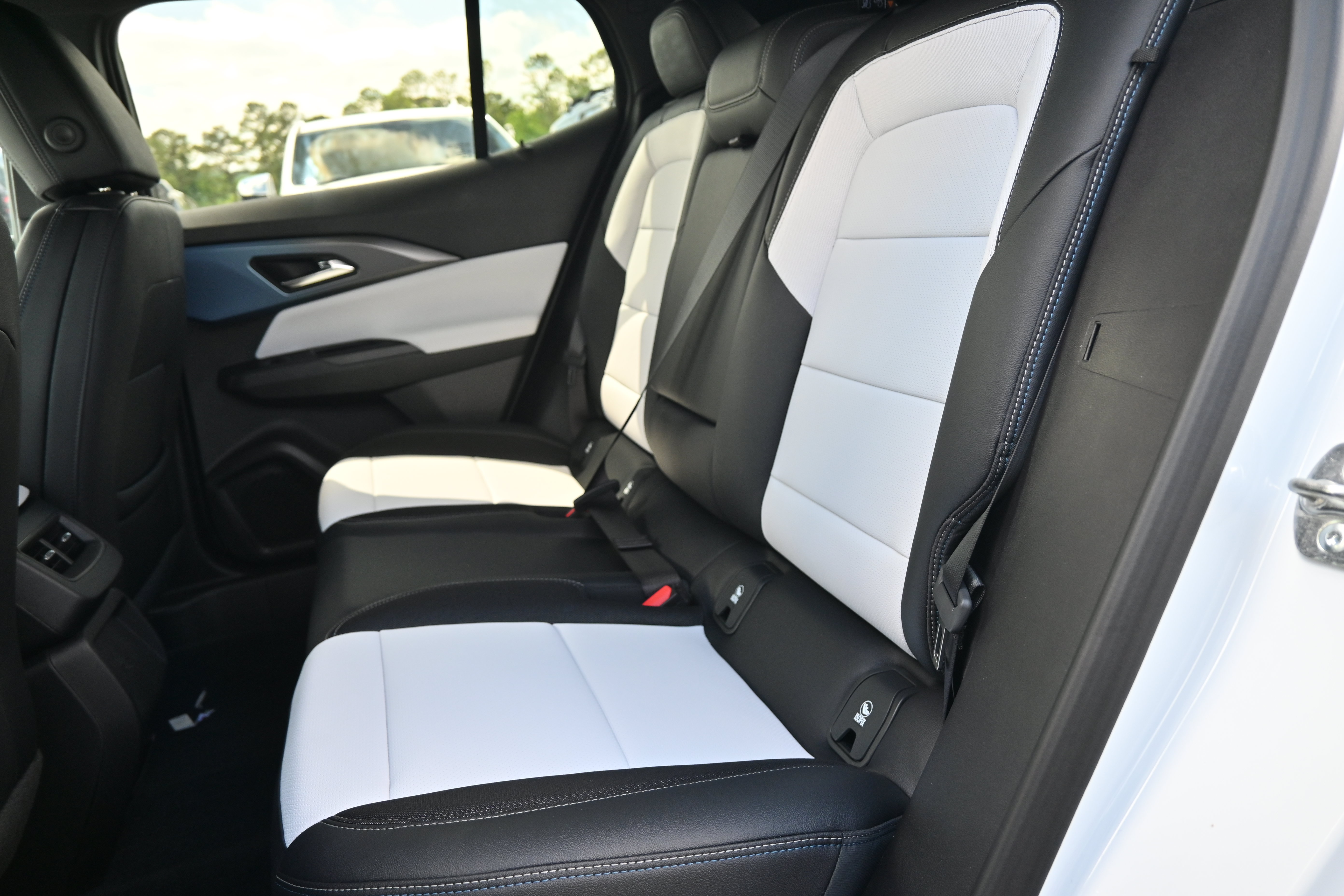 New 2026 Chevrolet Equinox EV LT AWD/4WD image 30