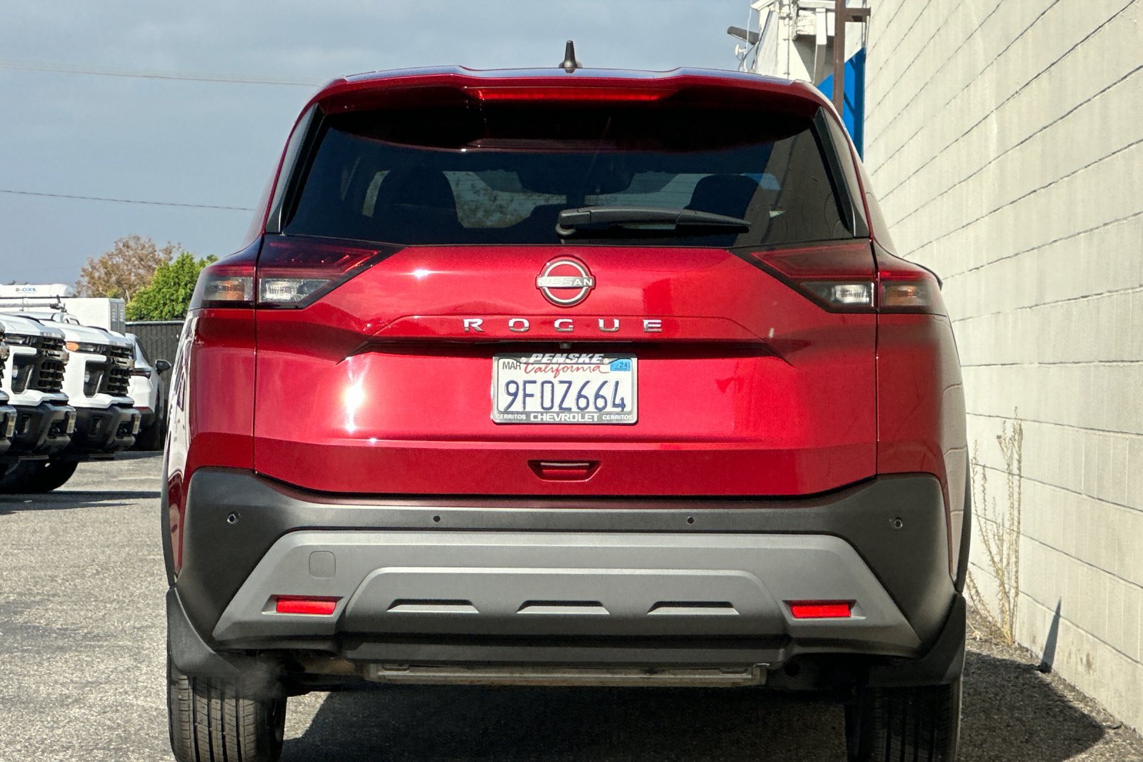 Used 2023 Nissan Rogue S FWD image 5