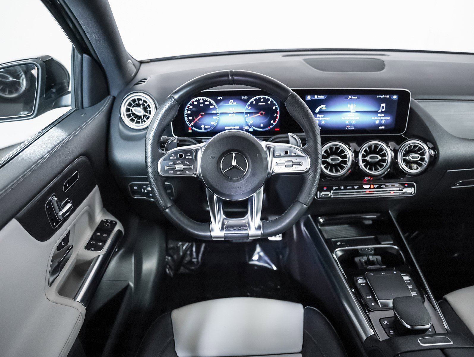 Certified 2021 Mercedes-Benz GLA 35 AMG 4MATIC image 15