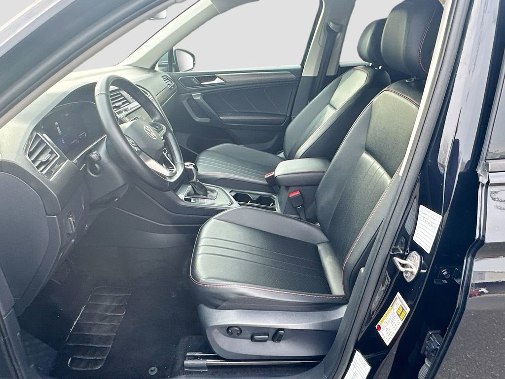 Used 2024 Volkswagen Tiguan SE image 28