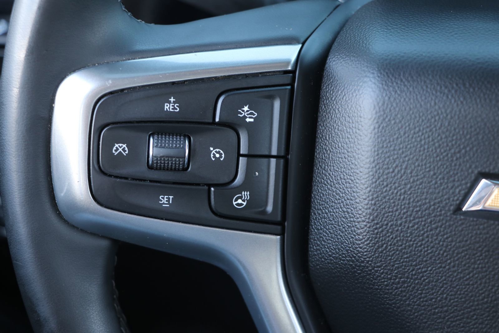 Used 2025 Chevrolet Silverado 2500 LTZ w/ LTZ Premium Package image 18