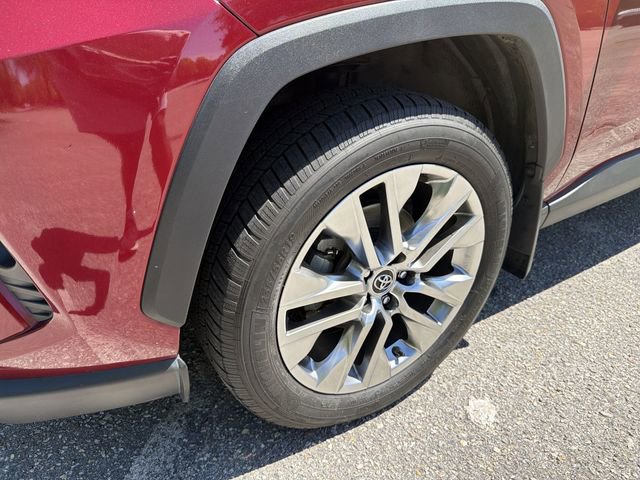 Used 2019 Toyota RAV4 Limited w/ Cold Weather Package FWD image 10
