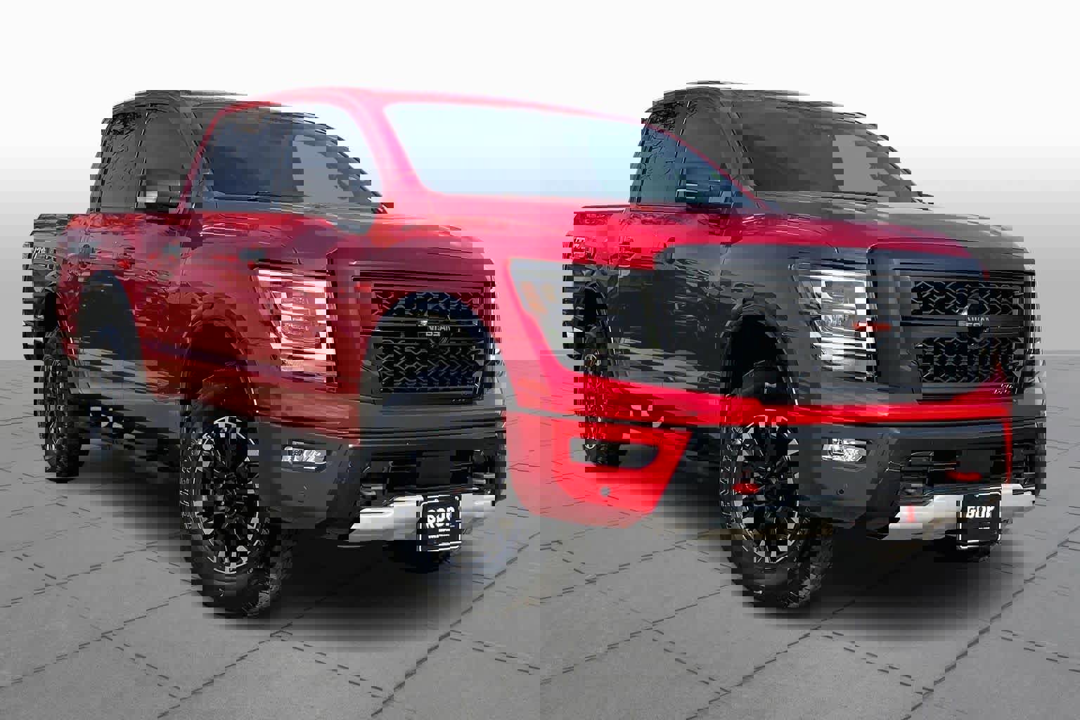 Used 2022 Nissan Titan PRO-4X w/ Pro-4x Convenience Package image 2