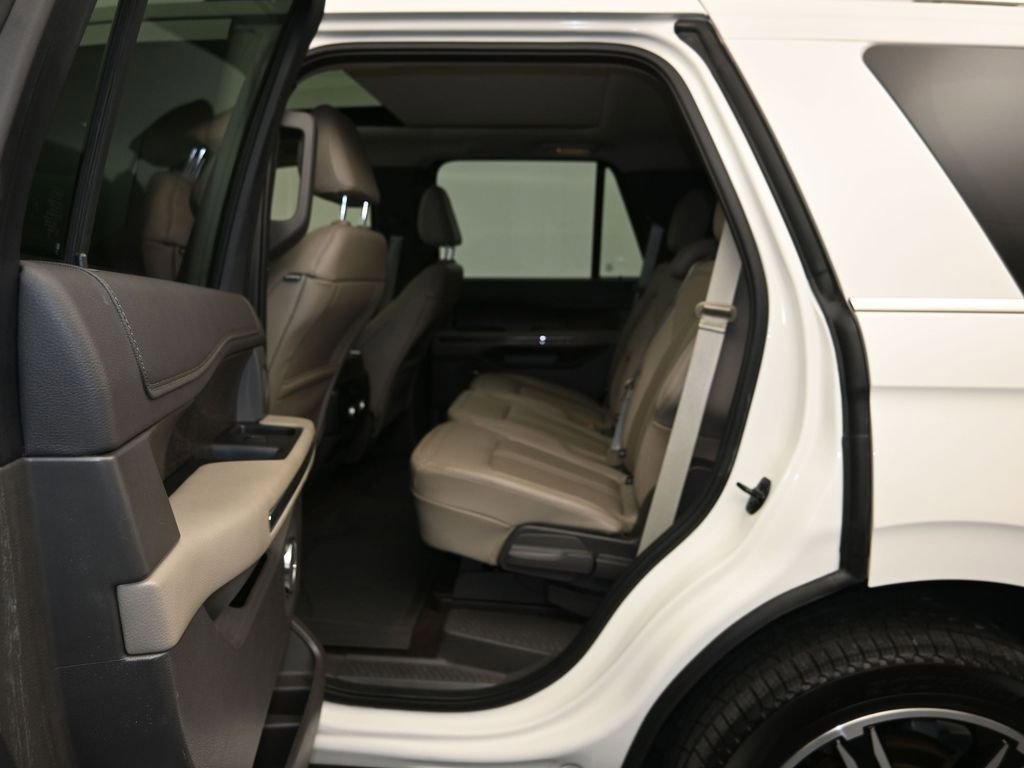 Used 2021 Ford Expedition Limited image 25
