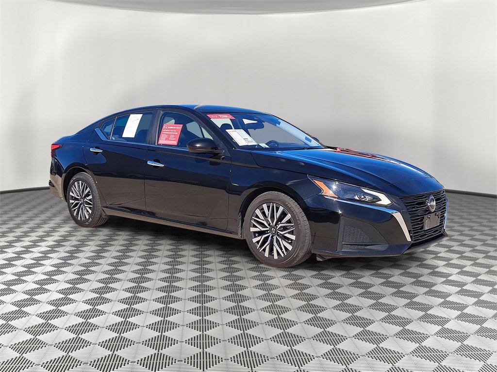 Certified 2023 Nissan Altima 2.5 SV image 2