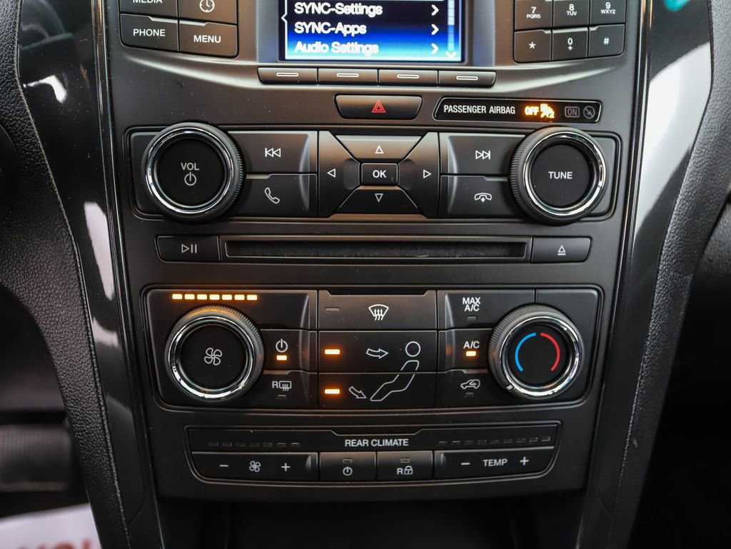 Used 2017 Ford Explorer XLT AWD/4WD image 16