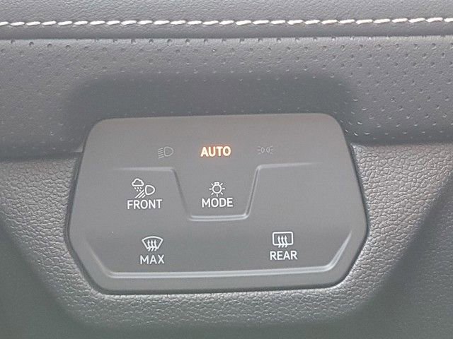 New 2026 Volkswagen Atlas Cross Sport SE image 34