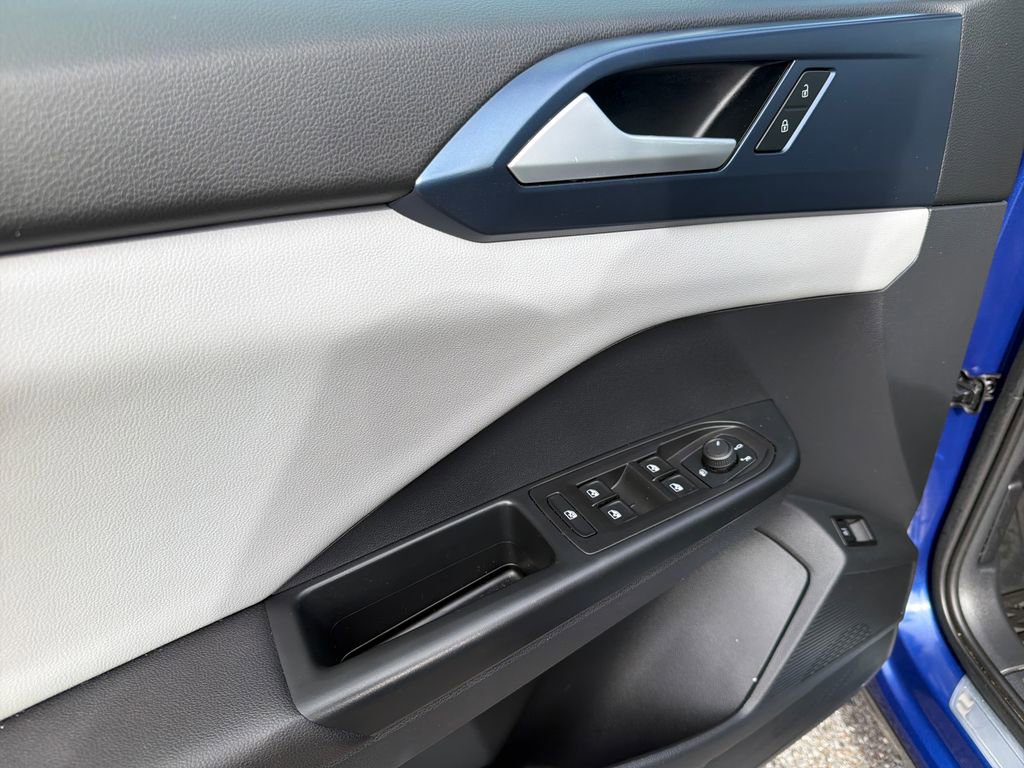 Used 2022 Volkswagen Taos SE image 14