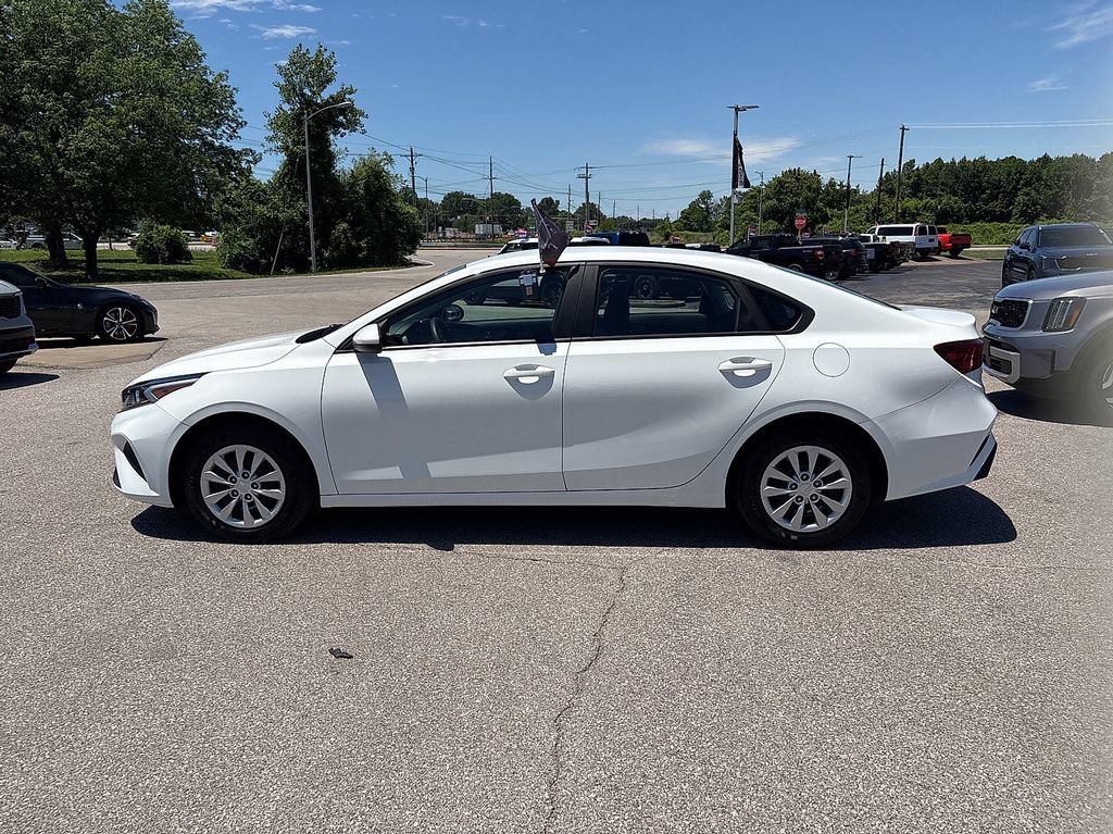 Certified 2022 Kia Forte Sedan FWD image 4