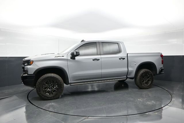 Used 2025 Chevrolet Silverado 1500 ZR2 w/ Dark Appearance Package image 3