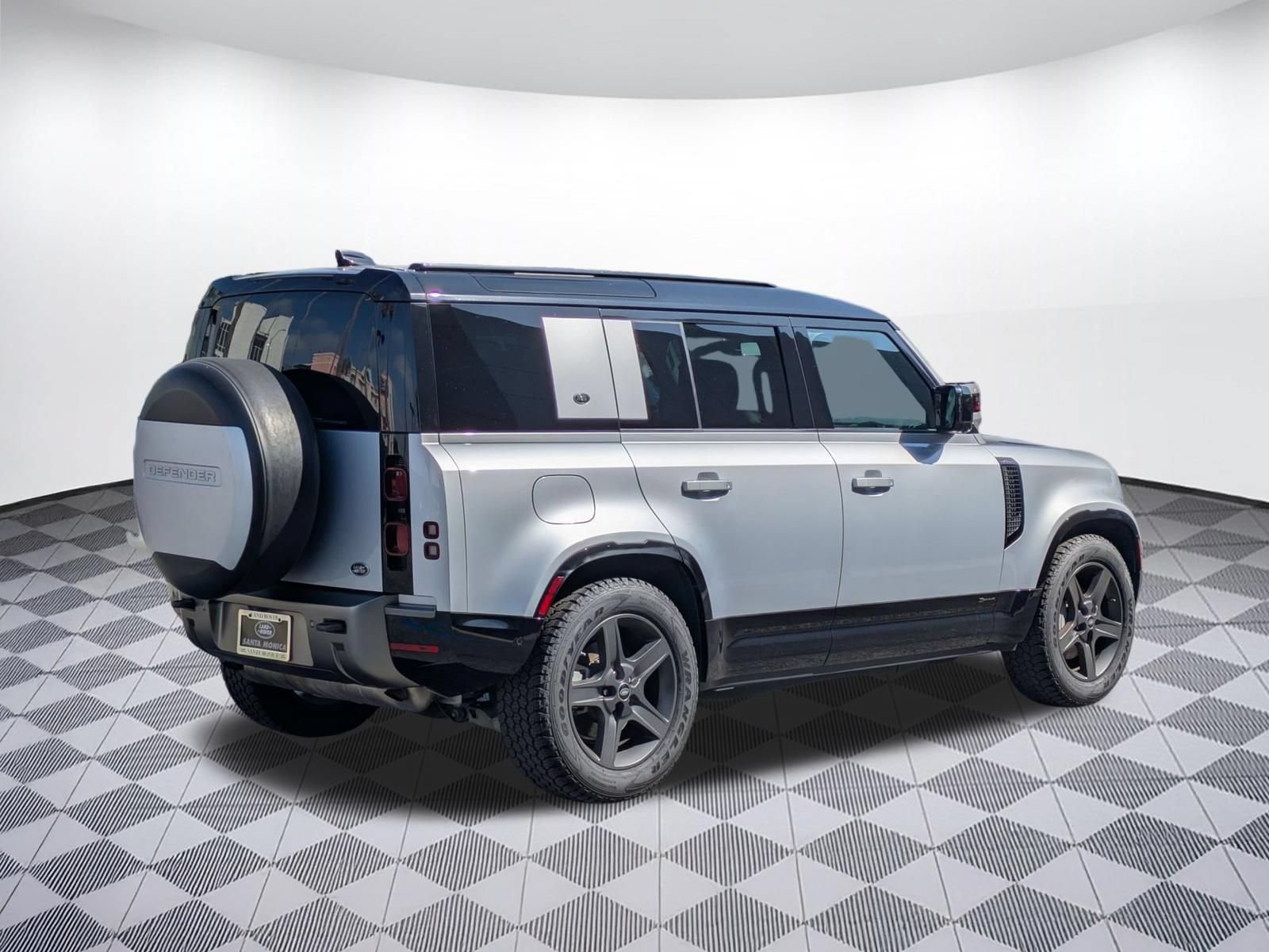 Used 2021 Land Rover Defender 110 X-Dynamic HSE AWD/4WD image 5