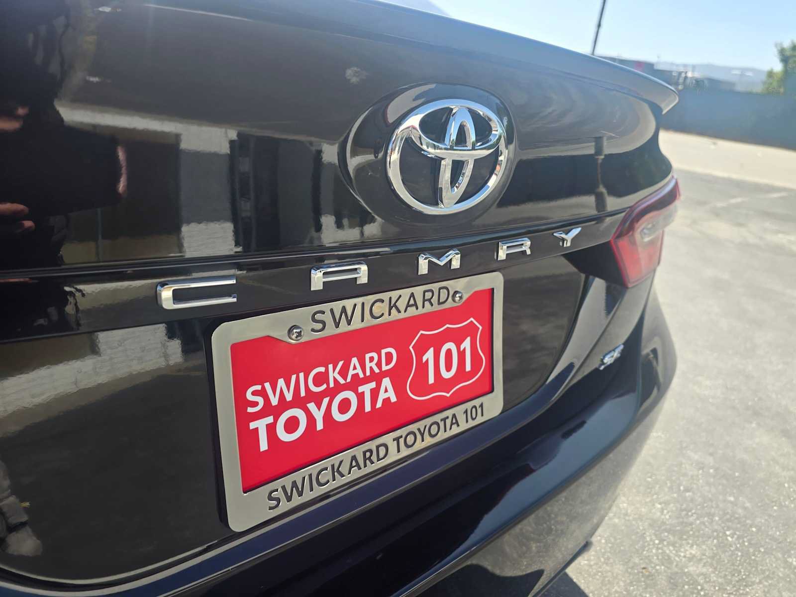 Used 2023 Toyota Camry SE FWD image 13