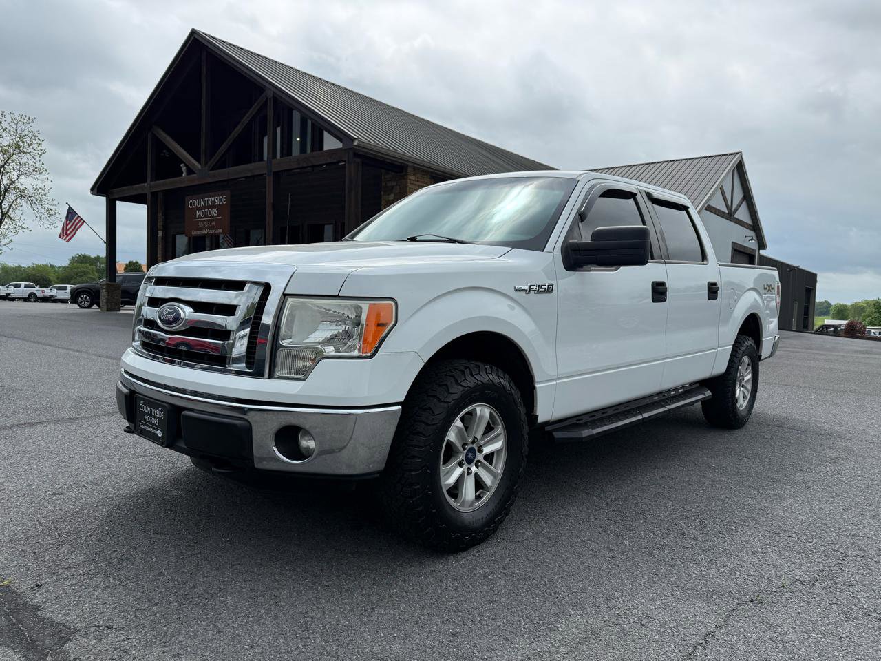 Used 2011 Ford F150 XLT w/ XLT Convenience Pkg image 2