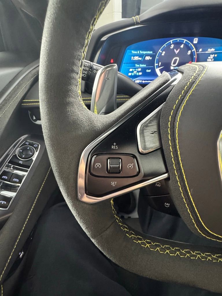 Used 2023 Chevrolet Corvette Stingray Premium Conv w/ Z51 Performance Package image 30