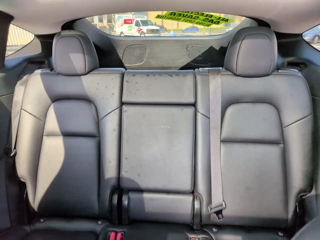 Used 2021 Tesla Model Y Long Range image 30