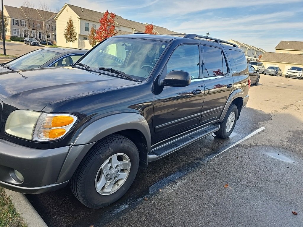 Used 2004 Toyota Sequoia SR5 image 2