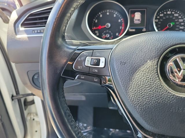 Used 2018 Volkswagen Tiguan SEL FWD image 15