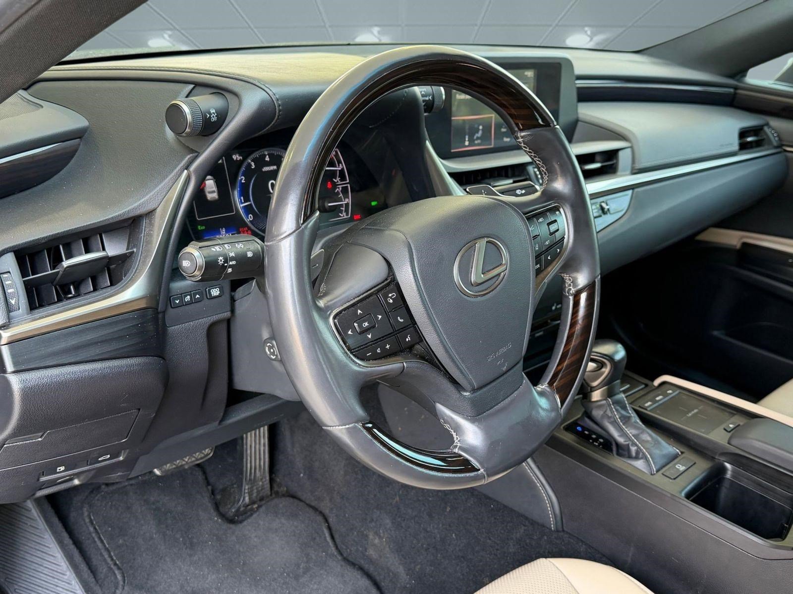 Used 2021 Lexus ES 250 w/ Premium Package AWD/4WD image 4