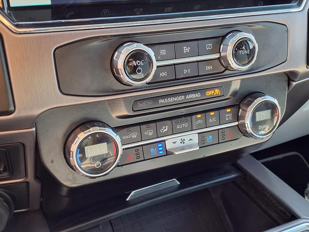 Used 2022 Ford F350 Limited image 8