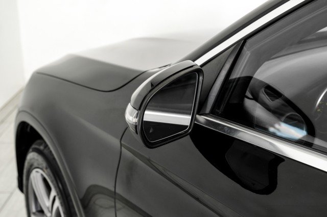 Used 2020 Mercedes-Benz GLC 300 image 40