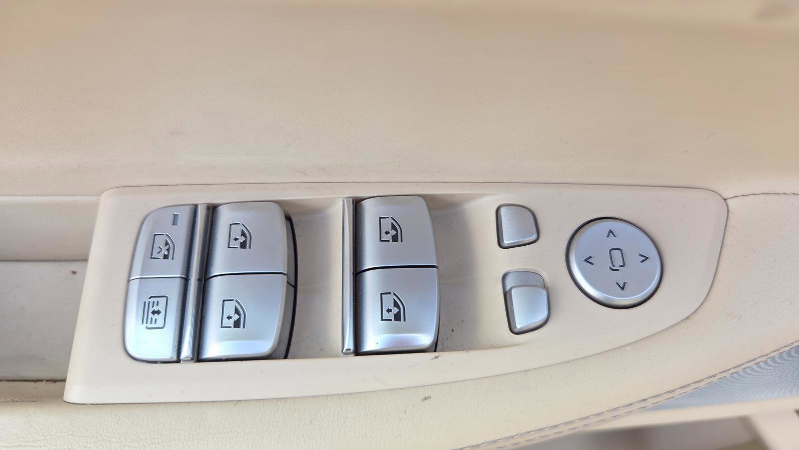 Used 2017 BMW 750i image 27