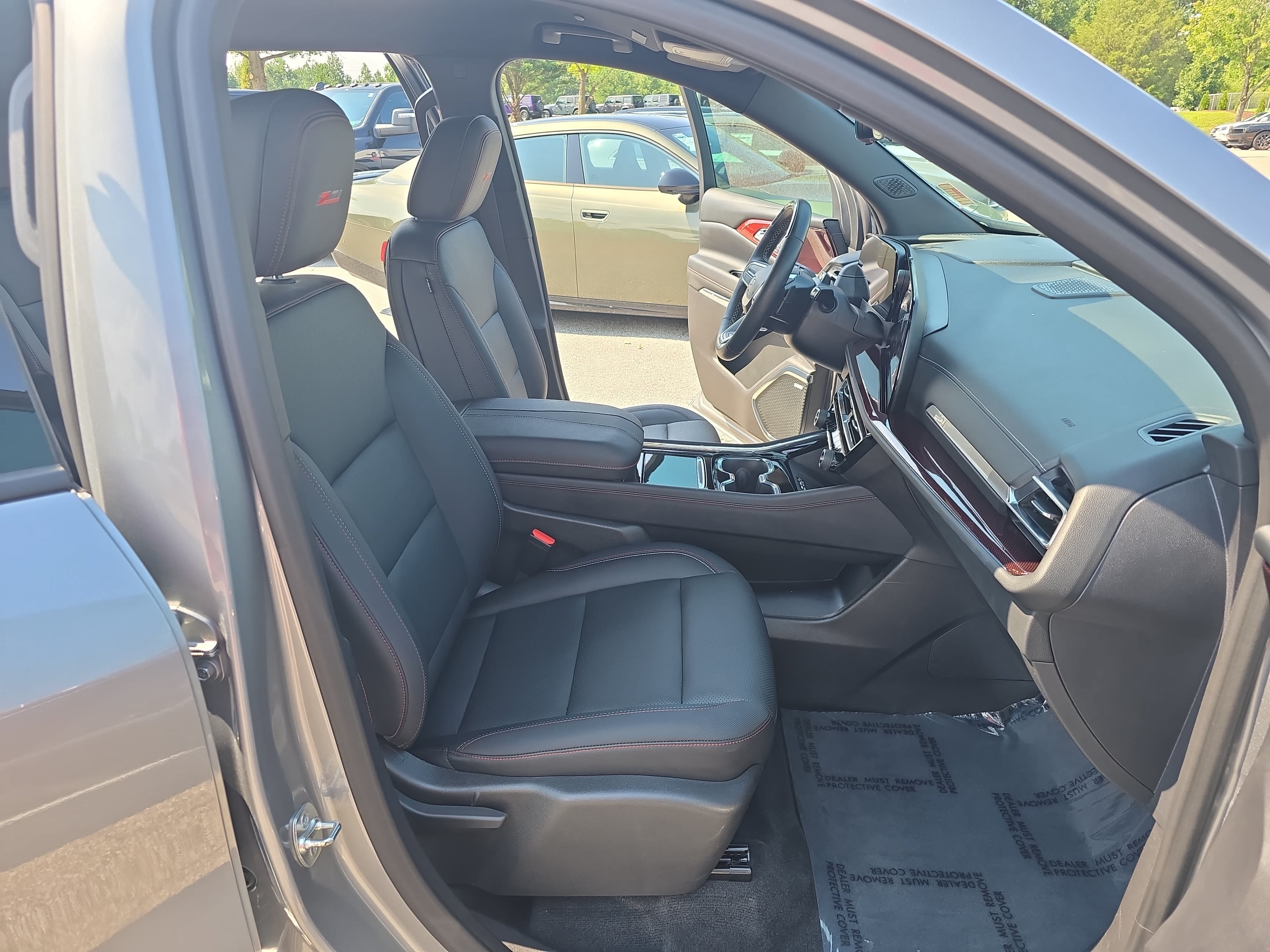 Used 2025 Chevrolet Traverse Z71 w/ Enhanced Driving Package AWD/4WD image 10