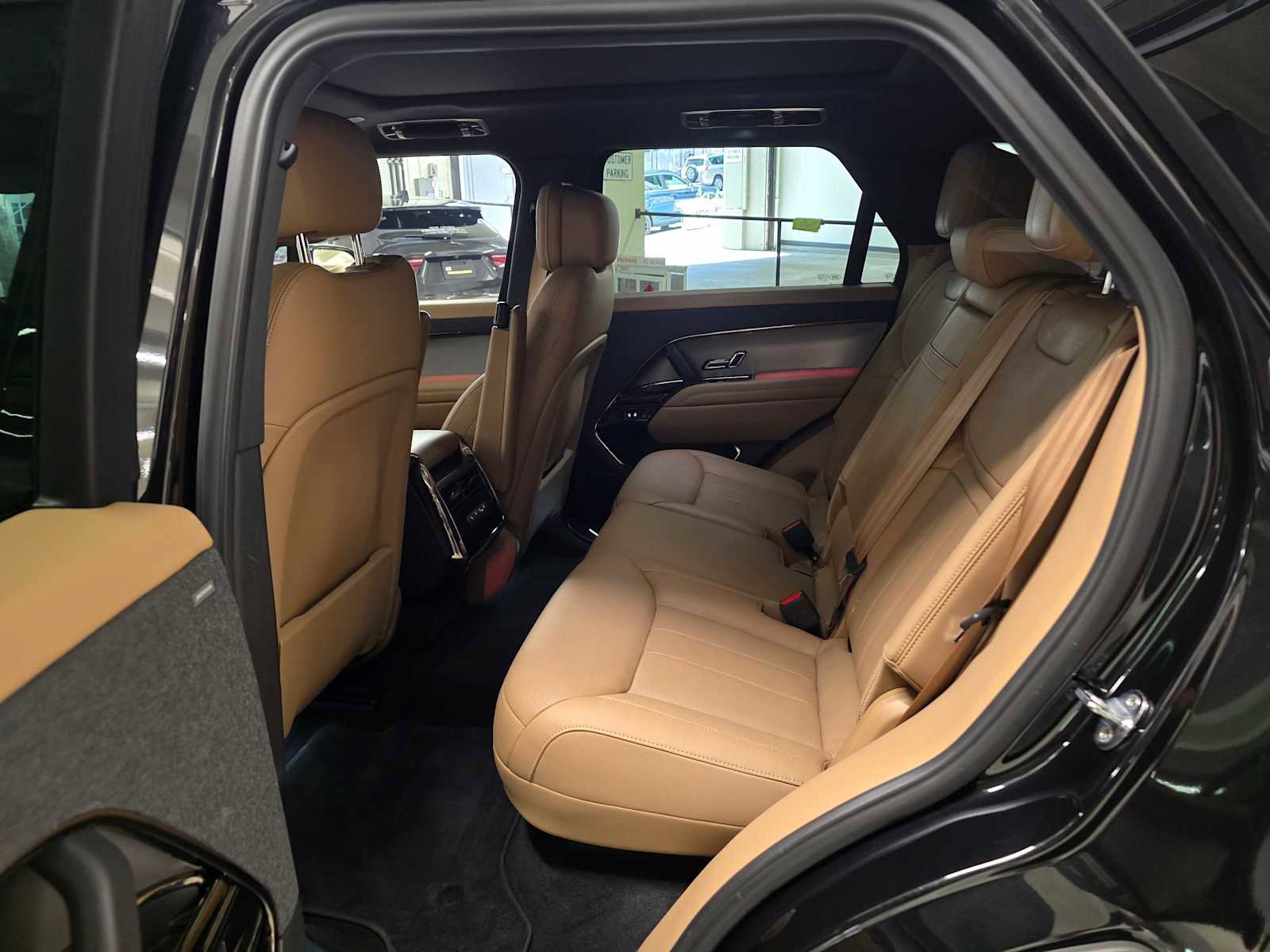 Used 2025 Land Rover Range Rover Sport SE AWD/4WD image 19