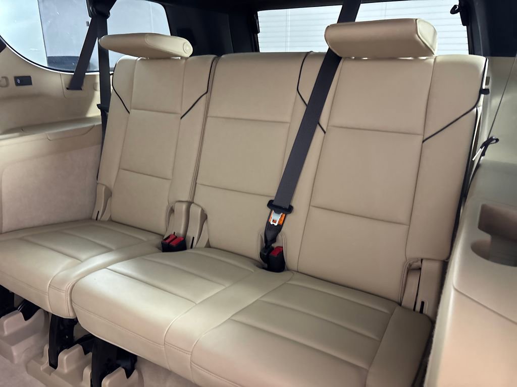 Used 2023 Cadillac Escalade ESV Premium Luxury image 32