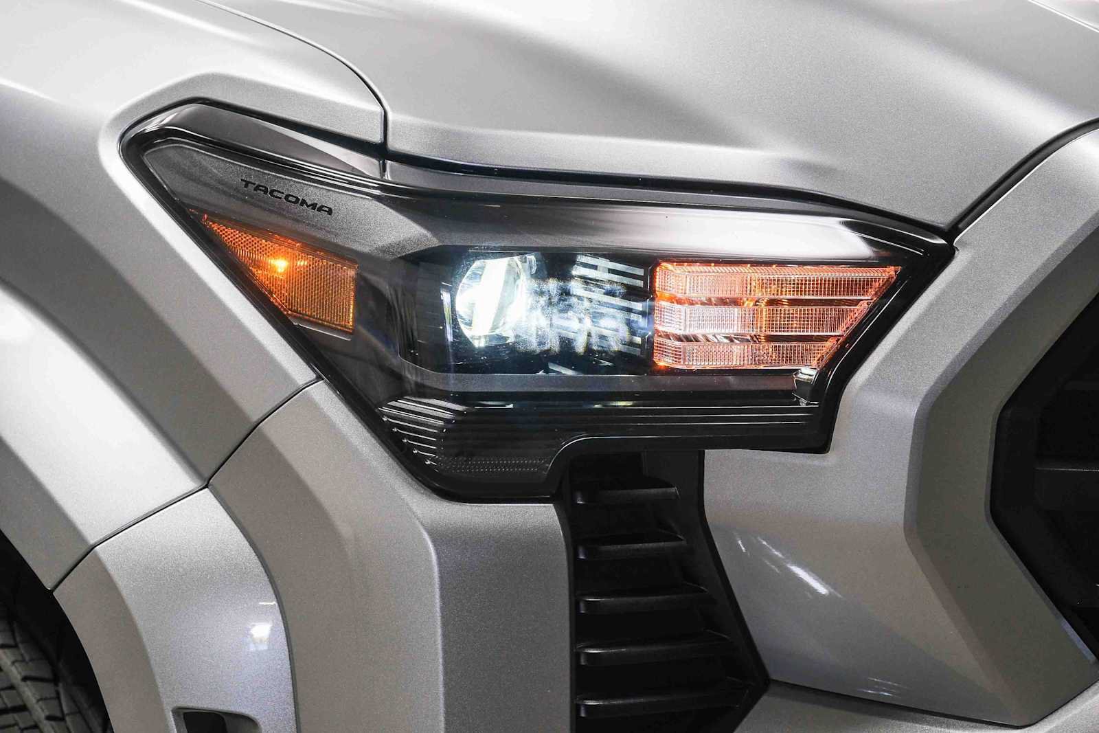 Used 2025 Toyota Tacoma SR5 RWD image 15
