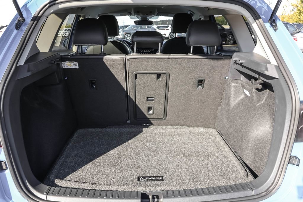 Used 2024 Volkswagen Taos SE image 30