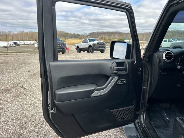 Used 2017 Jeep Wrangler Unlimited Rubicon image 32