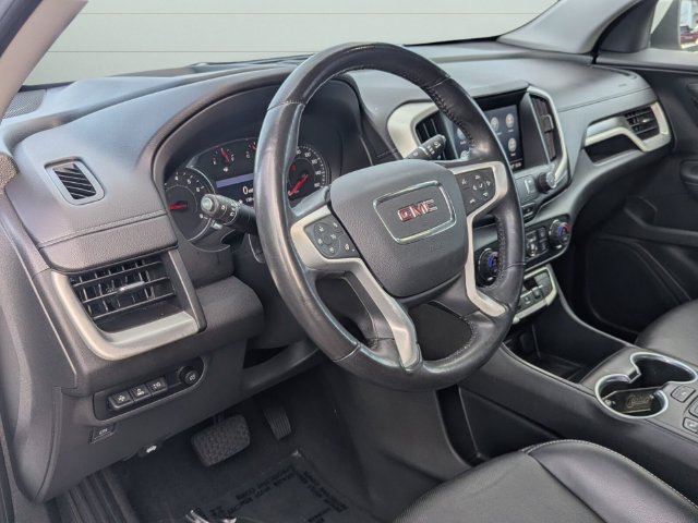 Used 2022 GMC Terrain SLT w/ Tech Package FWD image 10