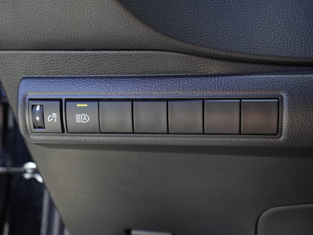 Used 2023 Toyota Corolla LE FWD image 10