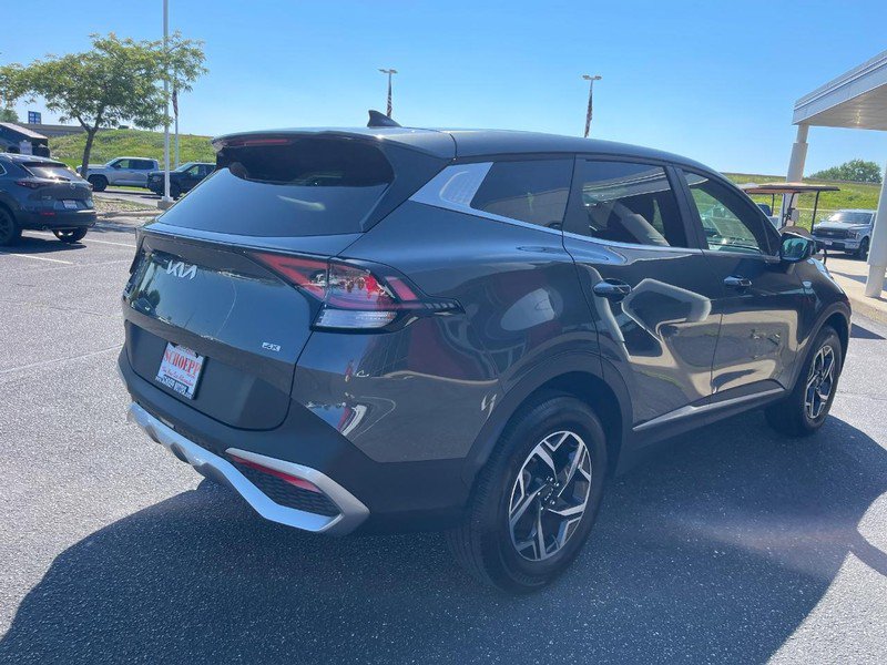 Used 2024 Kia Sportage LX AWD/4WD image 3