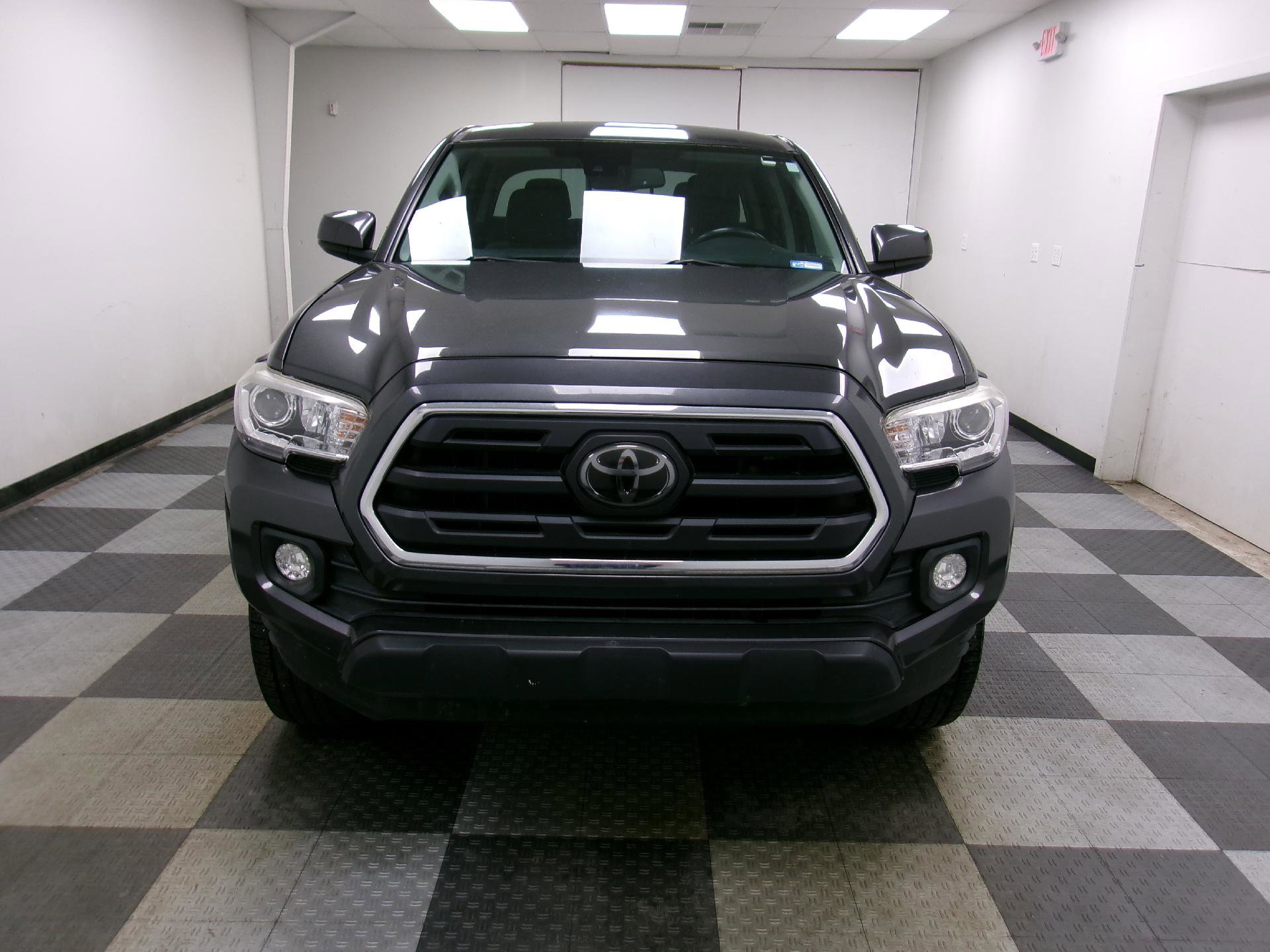 Used 2018 Toyota Tacoma SR5 image 16