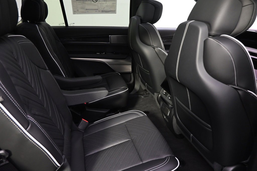 New 2026 Cadillac Vistiq Platinum image 18